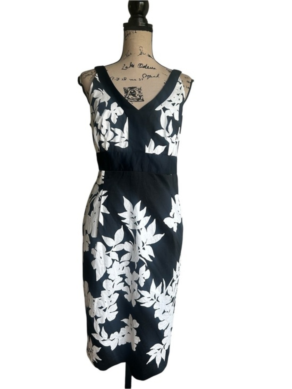 White House Black Market Floral Black White Sheath Dress Size 14
